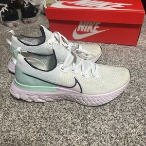 Women’s Nike Flyknit Sneakers